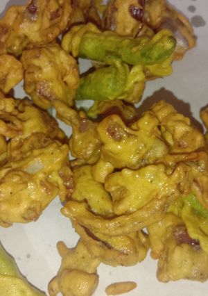 A picture of Onion pakode.