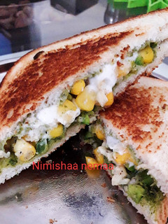 चीज़ कॉर्न चिल्ली सैंडविच (cheese corn chilli sandwich recipe in Hindi) रेसिपी मुख्य फोटो