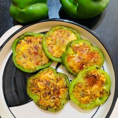 A picture of Banana tikki in Capsicum rings.