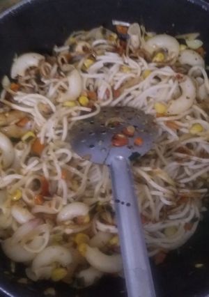 A picture of Chowmin pasta for veg sizzler.