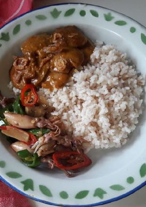 Foto resep Menu Sunda "Semur Jengkol + Oseng Cumi Asin + Nasi merah"