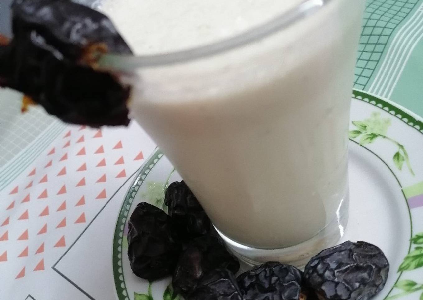 Dates Milkshake