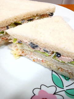 Una foto de Sándwich con piña