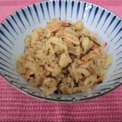 Japanese mixed rice with kelp and soybeans A picture of Japanese mixed rice with kelp and soybeans.