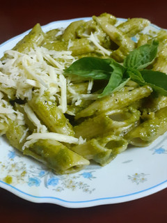 પાસ્તા પેસ્તો (Pasta Pesto Recipe In Gujarati) રેસીપી મુખ્ય ફોટો