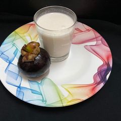 A picture of Mangosteen smoothie with coconut milk.