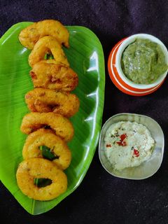 मेदू वडा (Medu vada recipe in hindi) रेसिपी मुख्य फोटो