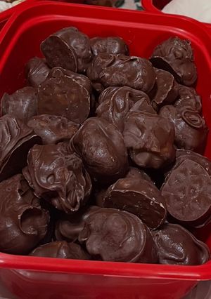 A picture of Chocolate Peanut Butter Cookies.