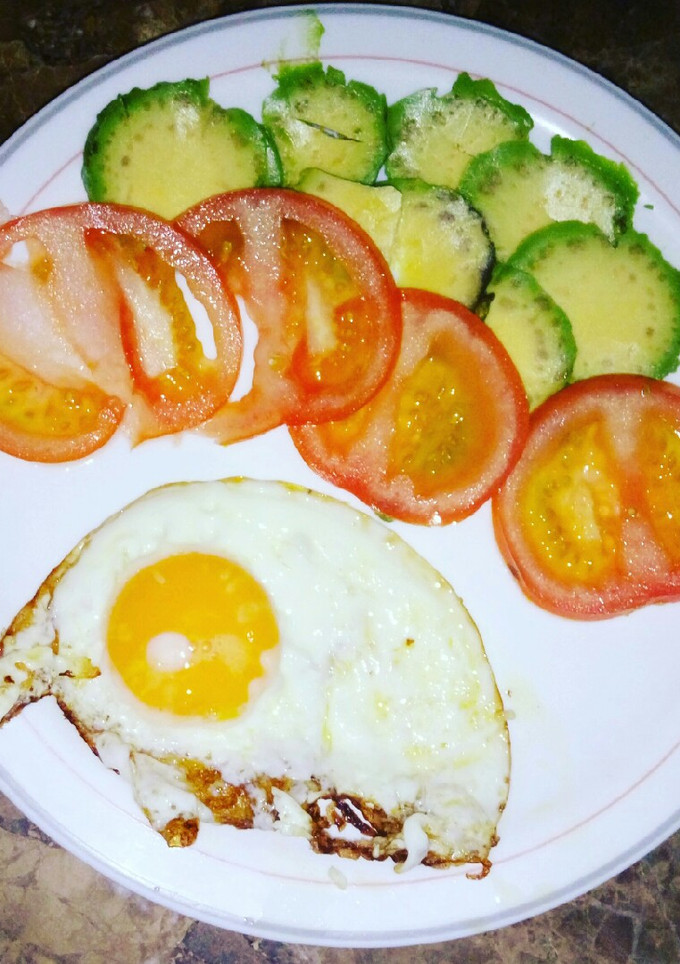 Una foto de Huevo+aguacate+tomate