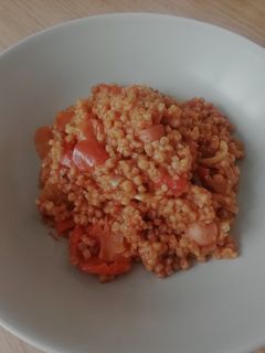 Tarhonyás-virslis lecsó recept fotója