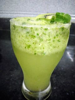 કિવિ મોકટેલ ( Kiwi Mocktail Recipe in Gujarati રેસીપી મુખ્ય ફોટો