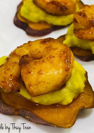 Hình của món Finger Food 👌6: Khoai lang mật + sốt trái bơ + tôm áp chảo“Món bốc tay mới đúng điệu”Rau củ nướng.