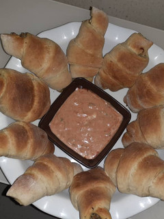 A picture of Stuffed mince meat bread.