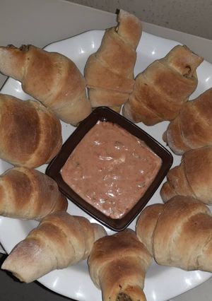 A picture of Stuffed mince meat bread.