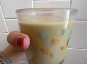 Una foto de café de cúrcuma