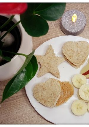 Hình của món #cleaneating #Fingerfood bánh mỳ bơ lạc.