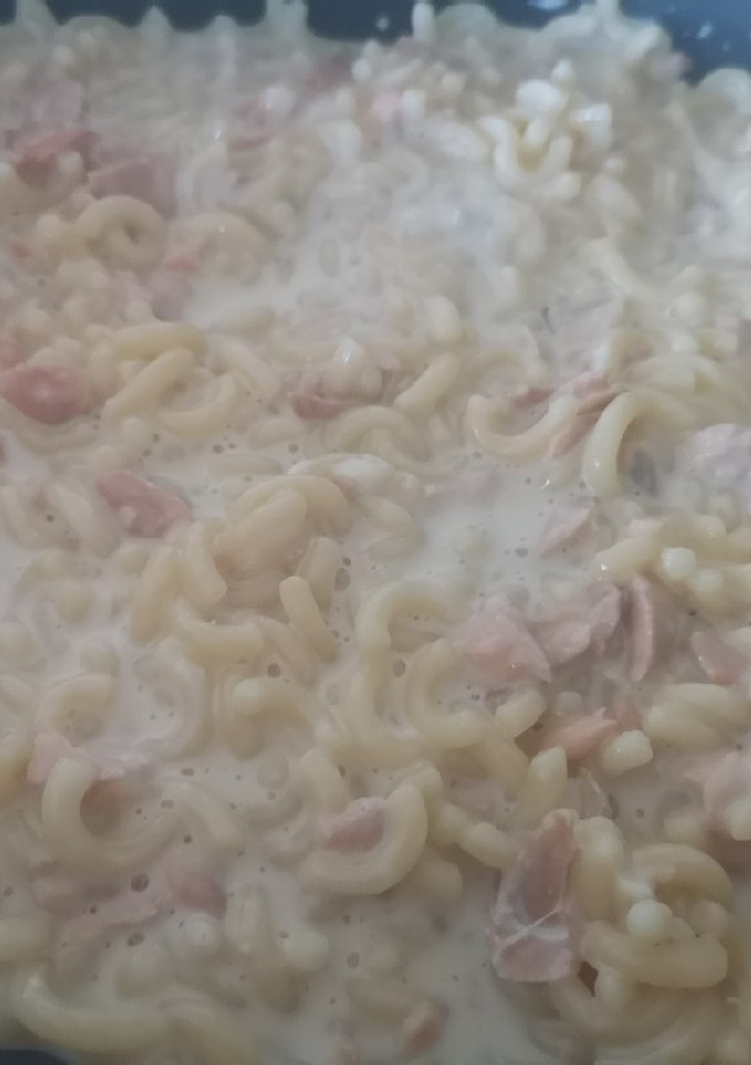 Una foto de Pasta fideuá con salmón