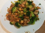 Una foto de quinoa con garbanzos