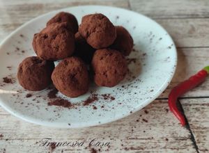 Foto di Tartufini con ricotta, nocciole e peperoncino