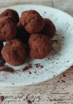 Foto di Tartufini con ricotta, nocciole e peperoncino
