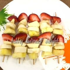 A picture of Fruits kebab 🍢.