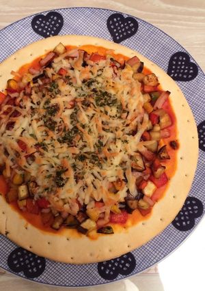 Foto principal de Pizza de verduras y pavo