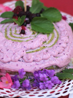 Una foto de Pastel de la Abuelita de Espinacas y Frutos Rojos sin Azúcar