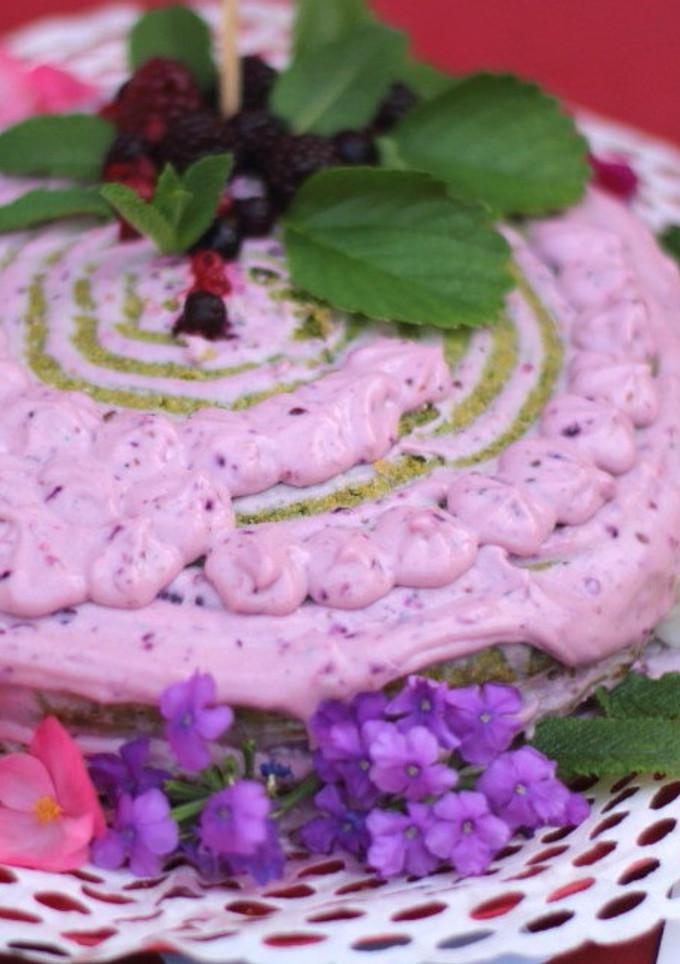 Una foto de Pastel de la Abuelita de Espinacas y Frutos Rojos sin Azúcar