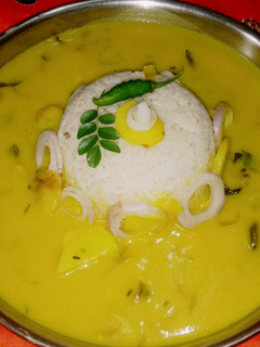 आलू की हिमाचल कढ़ी(aloo ki himachali kadhi recipe in hindi) रेसिपी मुख्य फोटो