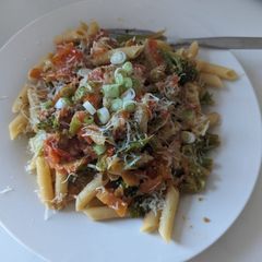 A picture of Tomato & Broccoli Pasta.