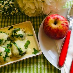 Apple Kofta in White Curry A picture of Apple Kofta in White Curry.