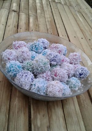 Foto resep Klepon warna warni😍 lembut & pecah dimulut😘😘