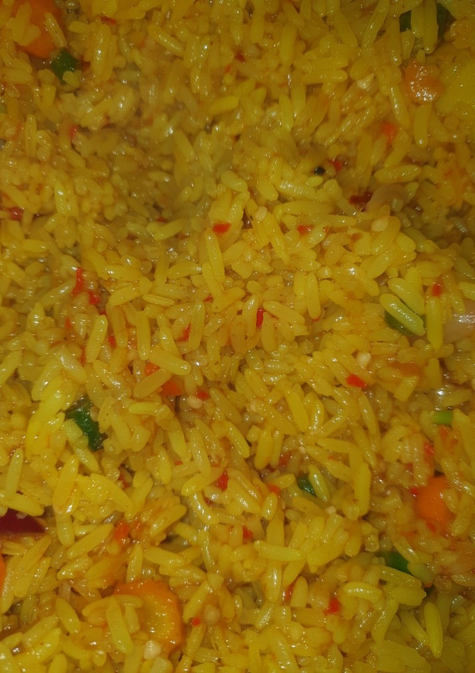 A picture of Curry jollof rice.