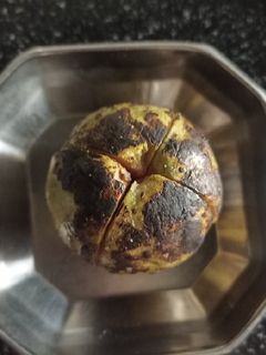 લાલ શેકેલ જામફળ (Red Roasted Jamfal Recipe In Gujarati) રેસીપી મુખ્ય ફોટો