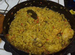 Una foto de Arroz amarillo con pollo al disco