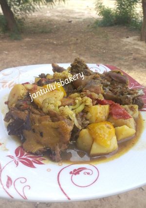 A picture of Chicken potato peppersoup.