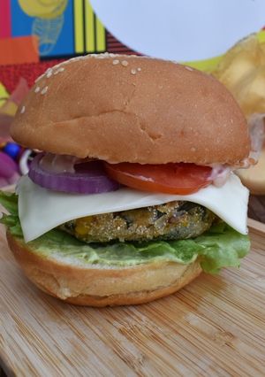 A picture of Spinach Corn Patty Burger.