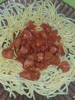 Una foto de Fideos Spaghetti con Salsa Roja🍝😍❤