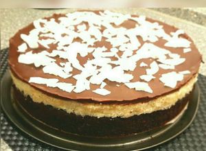 صورة لوصفة كيكة الباونتي اللذيذة🍫🍮👌