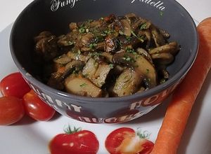 Foto di Funghi trifolati in padella