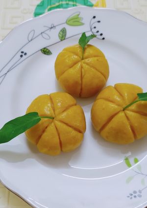 Hình của món Bánh bí đỏ nhân tôm phomai.