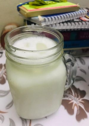 A picture of Meethi lassi.