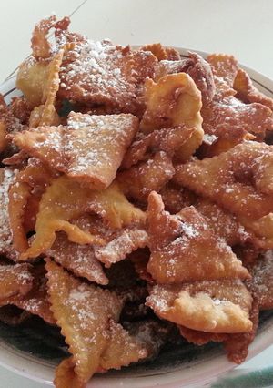 Une photo de Beignets de Carnaval (ou bugnes, garguesses, merveilles.... selon la région!)
