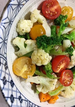 凉拌. 绿花椰菜 & 白花椰菜 的食譜成品照片