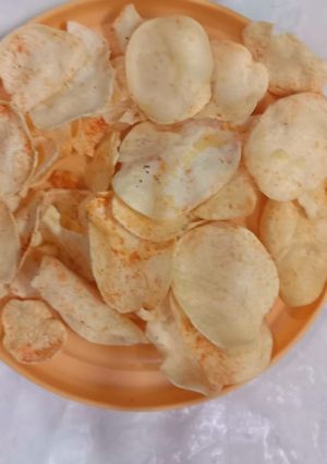 आलू के चिप्स (aloo ke chips recipe in Hindi) रेसिपी मुख्य फोटो