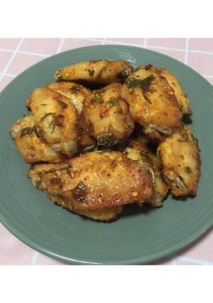 รูปของ ปีกไก่ทอดลาบ