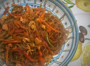 Foto di Spaghetti di soia alle verdure e uovo