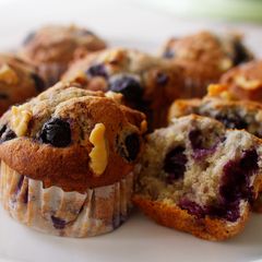 A picture of Fluffy and Moist! Homemade Blueberry Muffins🫐.