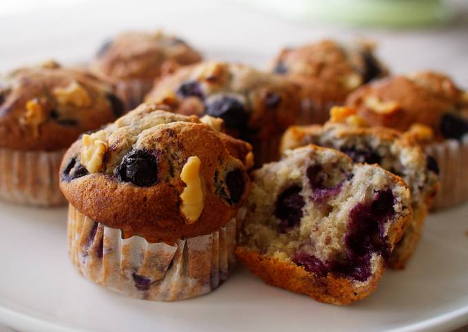 Fluffy and Moist! Homemade Blueberry Muffins🫐