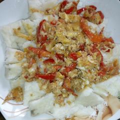 A picture of Yam n egg sauce.